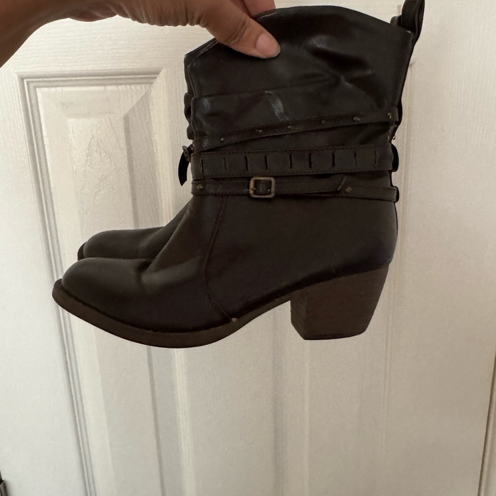 Get your mini Cowboy Carter Ready